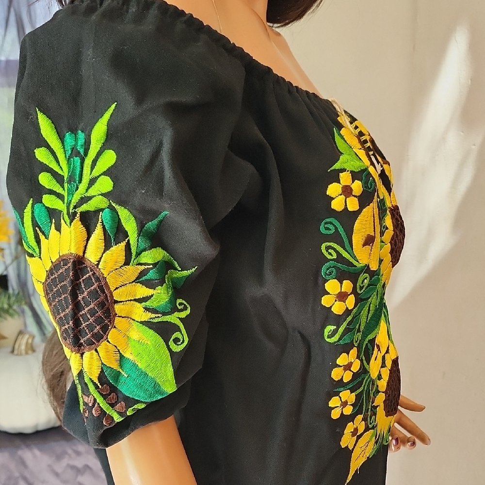 Women's off Shoulder Mexican Embroidered Black Blouse Top Size Large - Picture 5 of 6